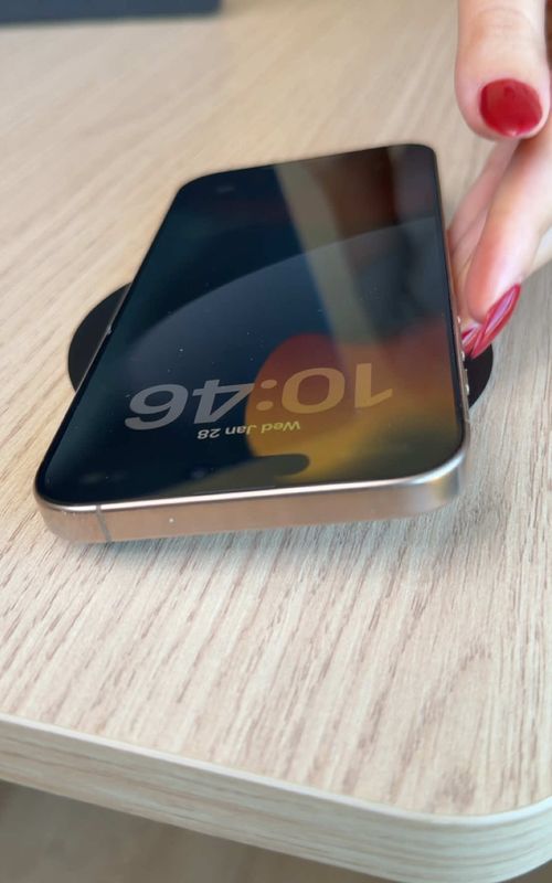 🔗In Bio! Invisible Wireless Charger 🖤📱 #amazonhome #amazonfind2026 #amazongadgets #officemusthaves #wirlesscharger 