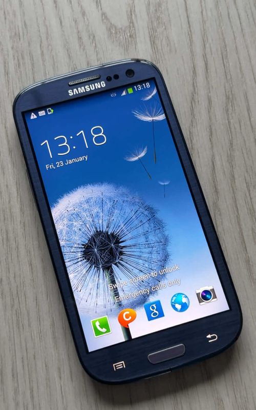 Samsung Galaxy S3 🥹 #samsung #oldphone #oldphones #techtok #android4