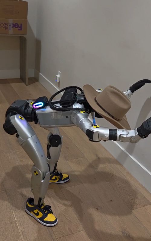 Robot twerking #robot 