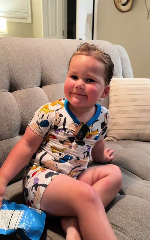 We've waited and waited, and today was the day we found out Knox is the one. A fully accessible diabetic alert service dog for Bain, trained to help keep him safer as he navigates life with type 1 diabetes. The cutest two year olds I ever saw !!! (Knox just turned 2 so he's Bains age 😂😂🤪). 🤍 🐾👏🏻🦴🦮 #t1d #t1dlookslikeme #t1dtoddler #type1warrior #typeonediabetes @Libby 