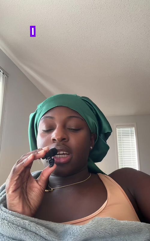 How to properly put your hair in a satin bonnets! This is no hate to the girl in the first video this video is just for educational purposes #satinbonnets #satinbonnets #howtovideo #tutorial #satinbonnets #haircare #hairtips #haireducation #satinbonnets #HairCareTips #stitch 