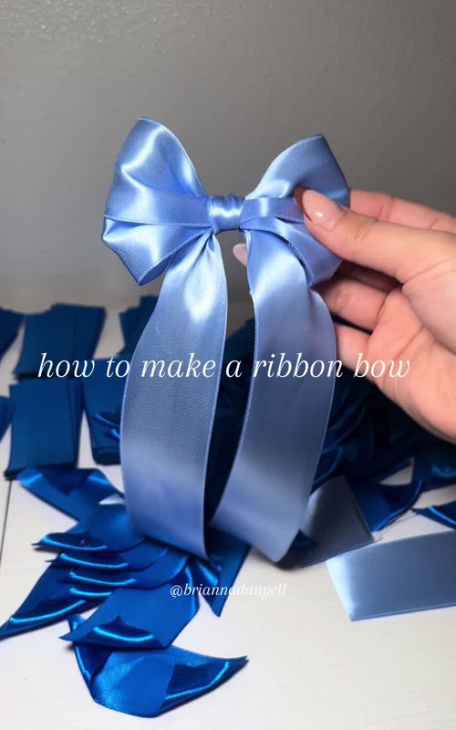 i hope this video is slow enough for some of you haters 🫶🏼 #fyp #viraltiktok #eternalroses #december #eternalflowers #ribbonroses #tutorial #howtofold #bluechristmas #foreverbouquets #bow #howtomakeabow #ribbonbow #haters 