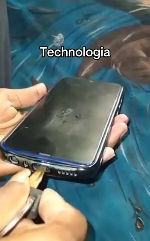 Just like a car 💯 #tecnologia #phone #lifehack #shoutoutot (via unknown)