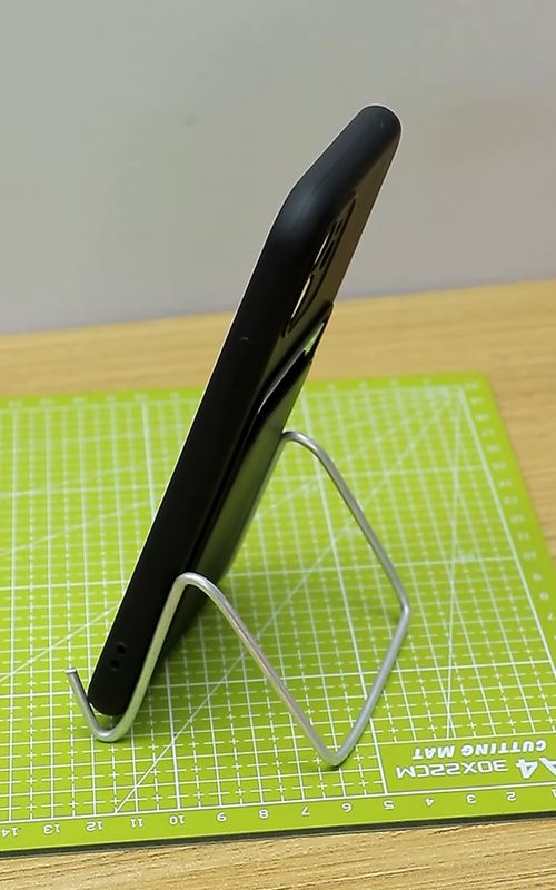Don't Forget This Hack – Make a Phone Stand Using a Clothes Hanger! #diy #ideas #tips #lifehacks #shorts