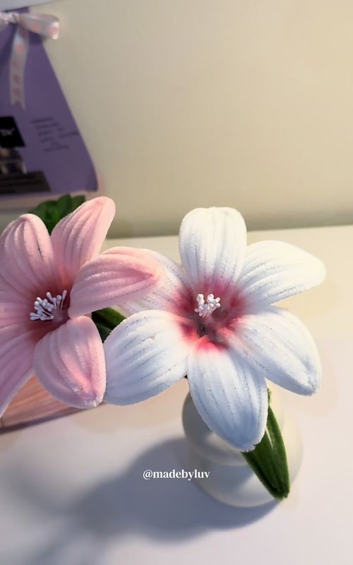 Easiest way to make lilies ✨ . . . . . #diy #fyp #tutorial #lily #fuzzywire 
