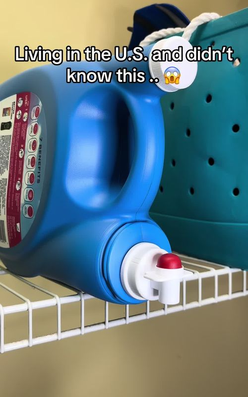 Lived in the U.S. for years… and just learned these 3 rules 😳 The correct way to add laundry detergent + an easy foil trick for drying clothes Save money, use less product, and get cleaner results 💸 #cleaninghacks #tiktoklearningcampaign #l#laundrylaundrytips #advice 