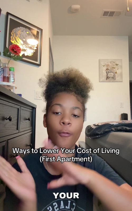 lowering your cost of living in your first apartment is really about the small habits nobody talks about… and they add up FAST 💸 #firstapartment #movingout #apartmentliving #moneytips #budgetingtips 