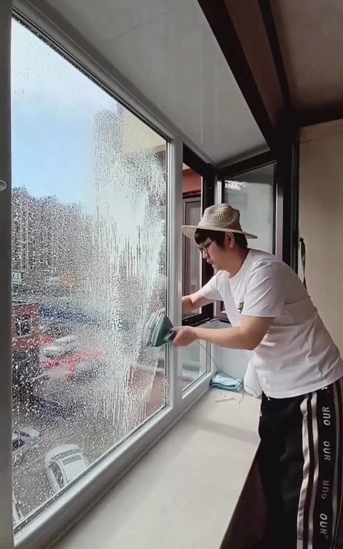 Where can I get one of these? #windowcleaning #apartmenthacks #lifehack 