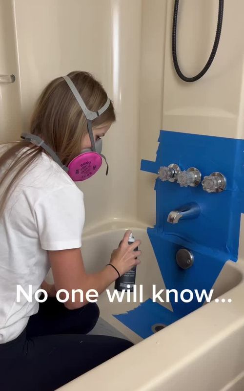 How would they know?….  I spray painted our shower faucet handles 3 months ago and people were MAD. But, this spray paint is meant for adhering to metal and for outdoor use. It’s been 3 months with every other day use, and looks exactly the same as the day I sprayed them 🙌🏻 We also used the same spray paint on our mailbox that’s been holding strong for 6 months 🤌🏼  This isn’t a long term fix, but is a great option if you’re trying to save up to replace the shower knobs or just want them to look better temporarily! Spray Paint: @BEHR Paint Black Matte Interior/Exterior Spray Paint and Primer (click the link in my bio to shop!) #DIY #homerenovation #homeprojects #bathroom