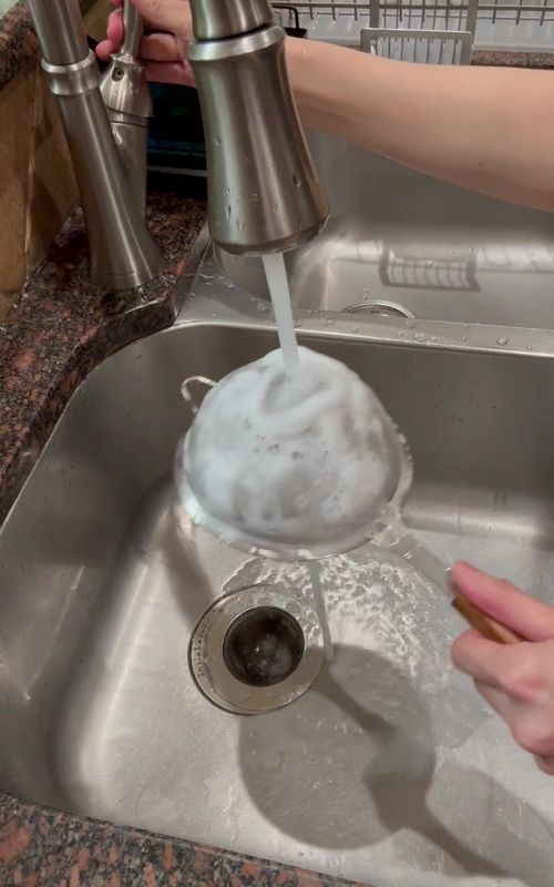 Genius life hack #lifehacks #tiktokhacks #tiktokhacks #viralhacks #homhacks #momhacks #diyhacks  #DIY #viraltiktok #easytips #fyp #tipsandtricks #viraltiktokvideo #hacks #usefullifetips #homehacks #MomsofTikTok 