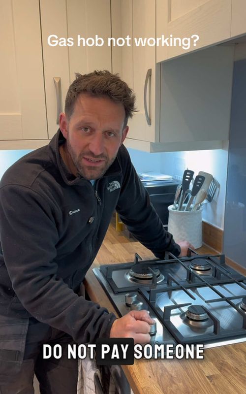 Gas hob not staying lit? If your gas hob ring isn’t working it could be this really easy fix you can do yourself. #DIY #tutorial #KitchenHacks 
