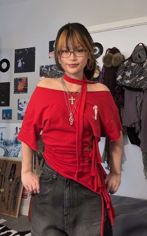 Upcycle thriftflip t shirt idea inspo tutorial #upcycling #DIY #thriftflip #upcycledclothing 