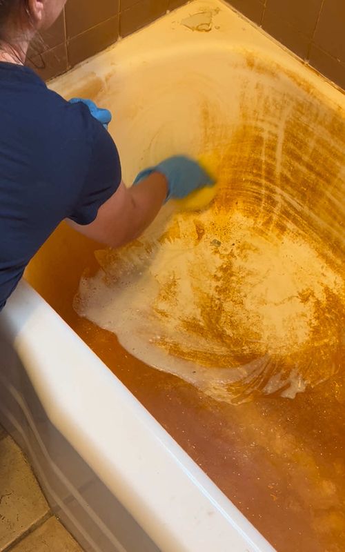 4x speed cleaning a rusty tub. Using different methods: Citrus Magic; Lime-A-Way; Bar Keeper’s Friend #rustytub #asmrcleaning #rusttok #CleanTok #oddlysatisfyingvideo @Bar Keeper's Friend @thecitrusmagic 