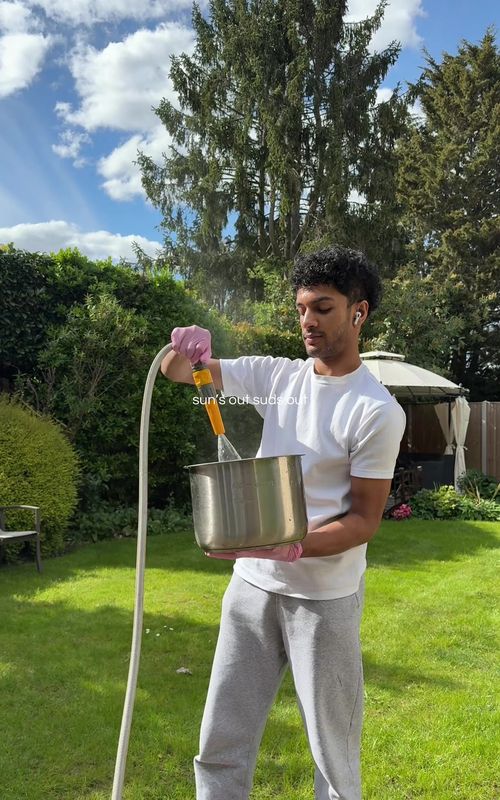 sun’s out, suds out ☀️ #CleanTok #cleaning #SpringCleaning 