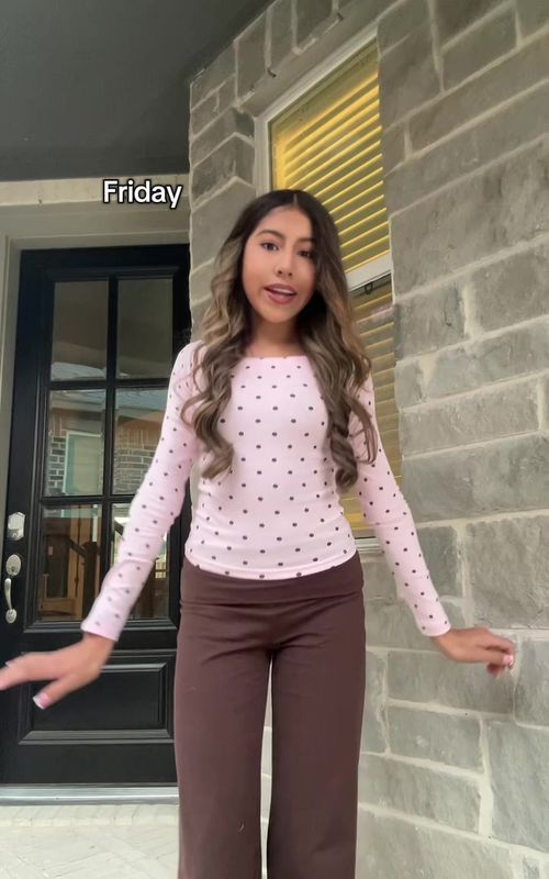 Outfits of the week and my leg still hurts 😭 #outfitinspo #fyp #outfit #real #viral 