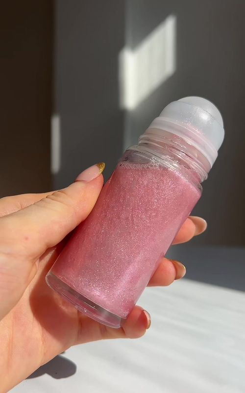 DIY Glow Roller ✨💗#diy  #bodyoil #glowyskin #beautytips 