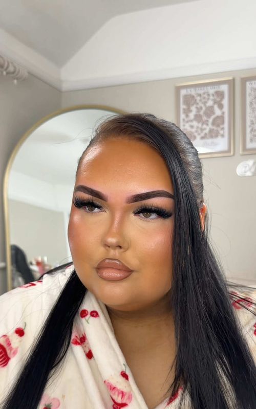 Get ready with me for a wholesome day out🥹💅 #baddieluce #ukmakeup #grwm 