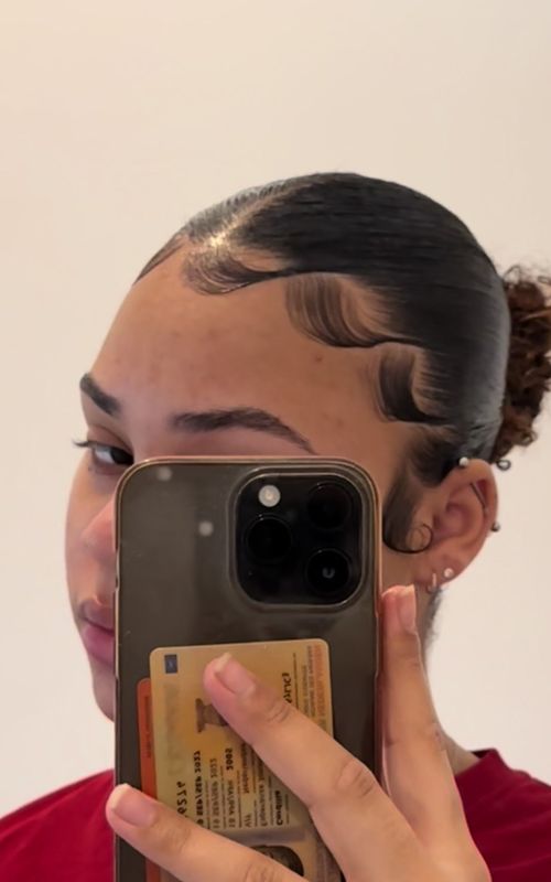 Quick edges tutorial🩷 Subscribe to my youtube channel, I will be posting detailed hair tutorials and the products that I use to do my hair!! Link in bio❤️   #edges #edgestutorial #hairstyle #hairtutorial #3c4a #blackgirl #blackhair #blackhairstyle #swoops #fyp #babyhairs #blackhairstyle #foryou #viral #staredges #heartedges #cutehairstyles #datenightstyle #getreadywithme #grwm #grwmroutine #hairinspo #asmr #satisfying 