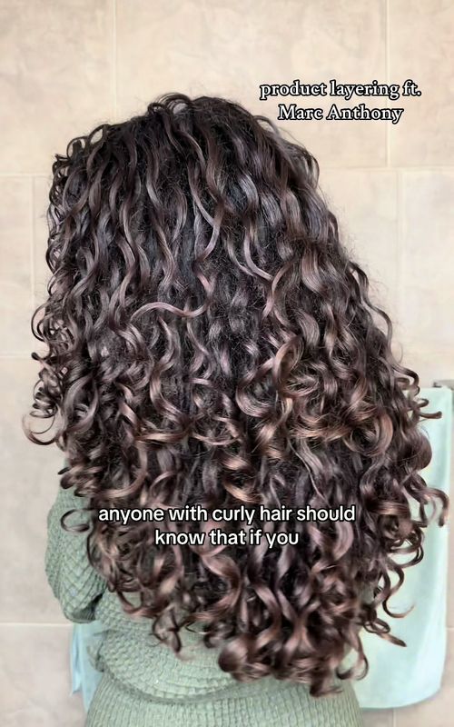 curly hair routine ft. @maranthonyhaircare  💛    #marcanthonypartner #strictlycurls #curlyhairroutine #curlyhairsteps #longcurlyhair #curlyhairproducts