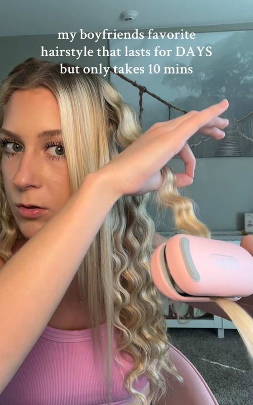 My pin striaght hair is going to see this tool ALOT😂#hairtok #hairwaver #hairtools #wavyhair #volumehair #creatorsearchinsights #ttsbeautybesties #ttslevelup #ttsdelightnow #giftideas #tiktokshopcreatorpicks #fyp 