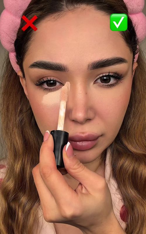 Correct application of concealer #makeuphack #beautyhack #beautytips #makeuptip #consealerhack 