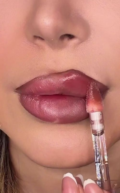 🫦💉 #makeuphack #beautyhack #makeuptip #beautytips #lipcombo 
