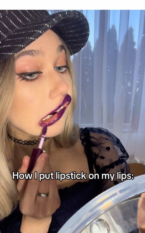 Better with it without? 🩷 #tutorial #lipstick #blonde #blondes #animeeyes Gyaru makeup, alt makeup, alternative makeup, egirl makeup, egirl fashion  
