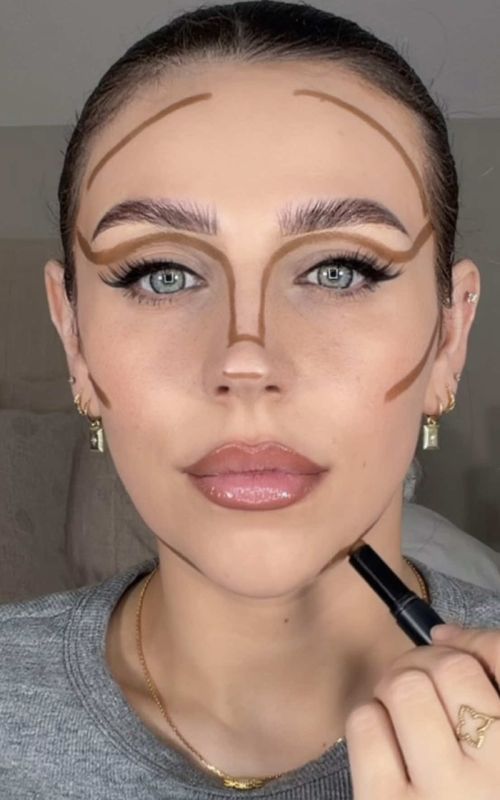 Pro tips to achieve the most flawless, airbrushed makeup base 👏🏼💫 @EDITION Cosmetics Sculpting Contour Crayon shade Frappé.  @ColourPop Cosmetics liquid blush sweet treat  @Laura Mercier tinted moisturiser foundation dewy  @Huda Beauty Faux filter concealer shade nougat & easy bake setting powder shade cherry blossom.  Ib Valeria Enriquez __ #beautytips #makeuphacks #makeuptutorial #contouring #flawlessbase 