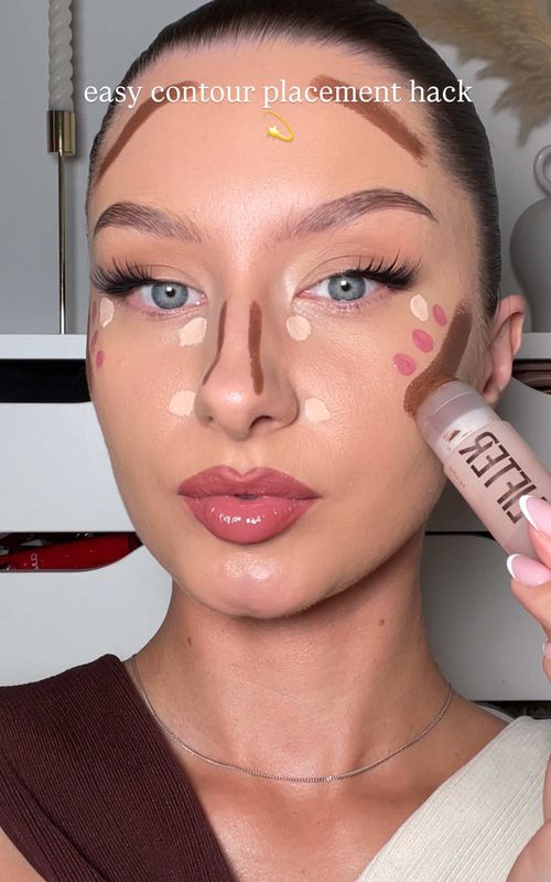 easy contour placement hack for beginners✨ would you try this? #makeup #makeuphacks #makeuptutorial #makeuptransformation #contour @Charlotte Tilbury @MaybellineUK @Armani beauty 