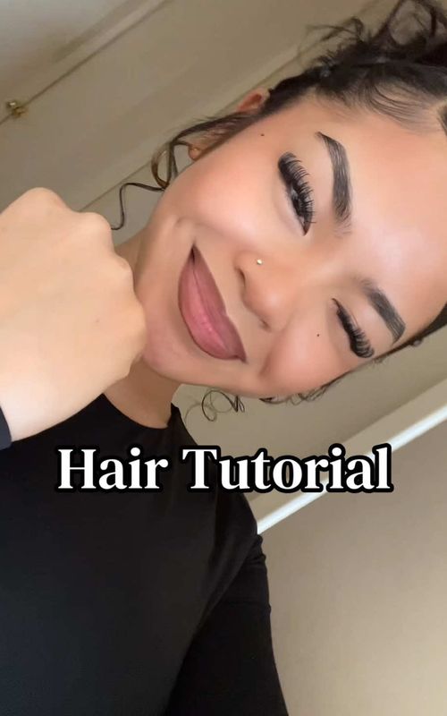 Side part curly bun hairstyle😍 #baddiehairstyle #schoolhairstyles #hairtutorial #curlyhair #sideparthairstyles 