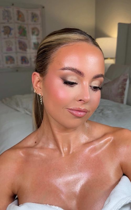 These tips are for a specific type of FULL glam so lmk if you want to see a more carpet style version of tips ✨✨ #makeuptips #makeupartist #makeuptutorial #mua #makeuphacks @Catrice Cosmetics @Makeup By Mario 