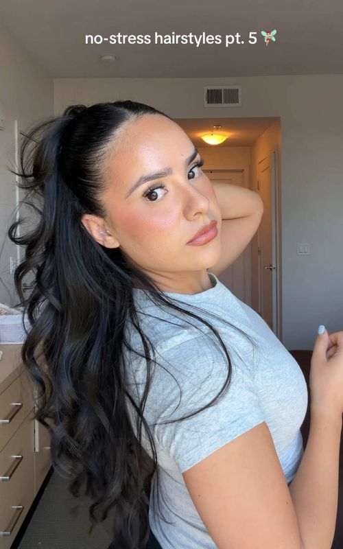 easy half up half down for summer!!  #halfuphalfdownhairstyle #summerhairstyles #hairtutorial #hairtok 