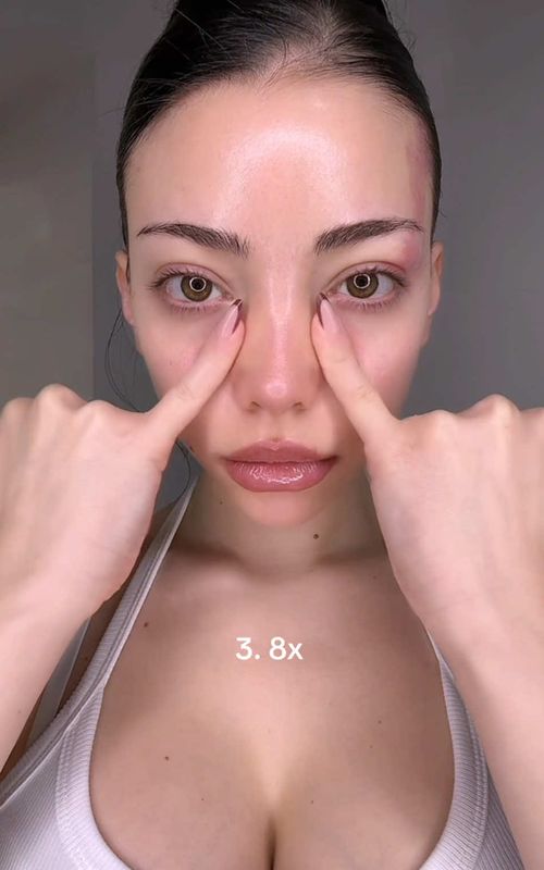 How to drain nose puffiness 👃🏻🤍 #glowup #nose #depuff #beauty #beautytips  