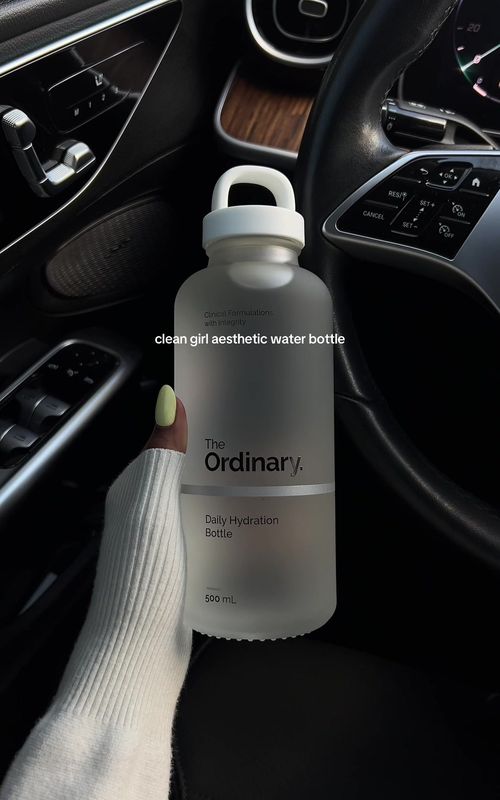 The epitome of clean girl #theordinary #waterbottle #cleangirl #cleangirlaesthetic #glasswaterbottle 