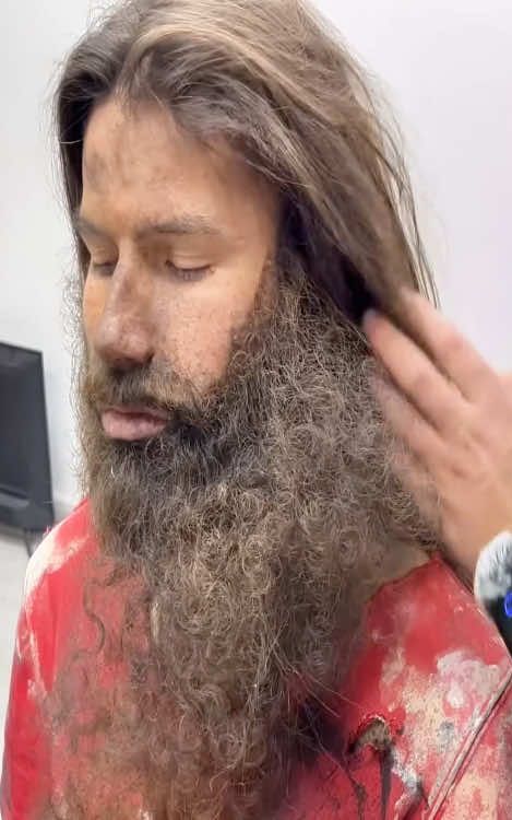 Surprising Transformation of Homeless Man #haircut #hairstyle #hairtok #hair 
