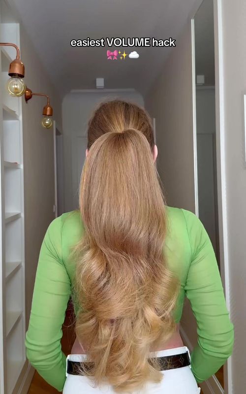 Add more volume 🤭✨ #hair #hairstyle #hairtok #longhair #hairtutorials 