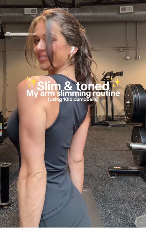 grab some weights and turn on your best playlist & get to werkkk🏋️‍♀️✨ #gymroutine #pilatesarms #tonedarms #armworkout #upperbodyworkouts 