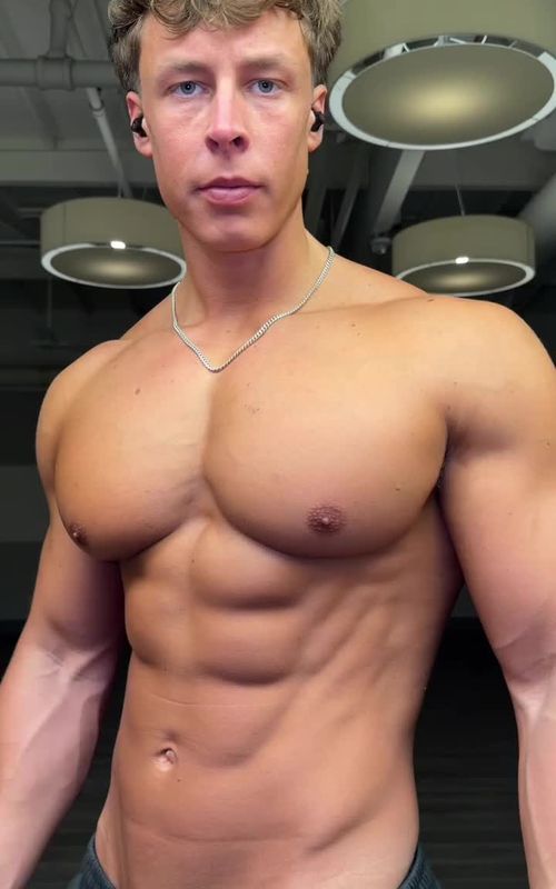 Official chest of the internet 🎖️ . . . #pecs #chest #bodybuilding #gym #muscle