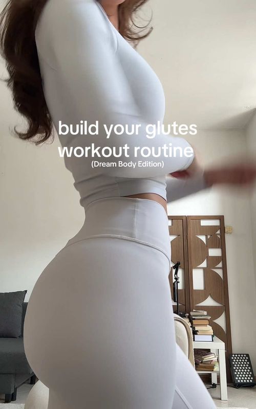 The perfect at-home routine to build your glutes — no equipment needed🤭 Summer is coming, and all you really need is consistency and a solid plan!  Mine is from @Dream Body App which gives me a fully personalised plan built for my body and goals  ✨🪩