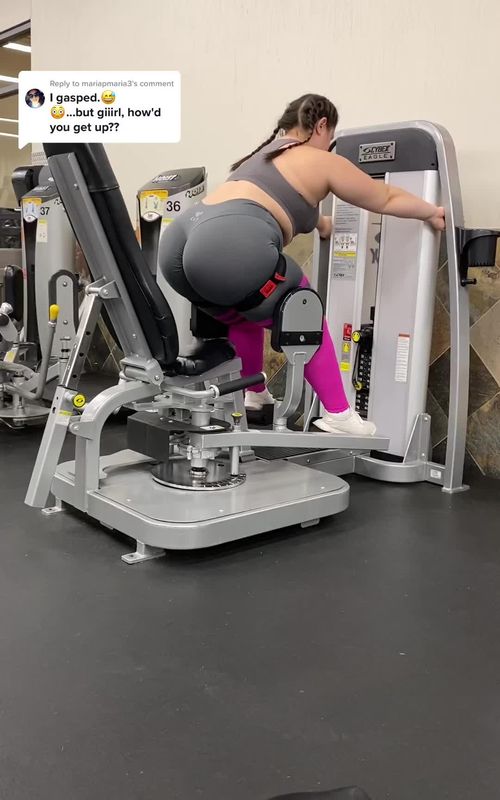Replying to @mariapmaria3 in my defence! The machine was broken ☠️ ! N not me trying to play cool like I didnt just split myself in 2 ! Its more embarrassing then actually falling 😭😭😭 #gymmeme #gymfail #gymfunny #gymmemes 