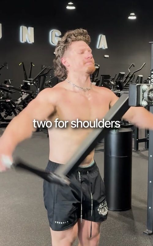 The Best Workout Split💪🏽🏋🏻 If you’re only training each muscle group once, hate to break it to you…  it SUCKS for actual GAINZ so instead do this: 🏋🏻Day 1: PUSH 🏋🏻Day 2: PULL 🏋🏻Day 3: LEGS 😴Day 4: REST 🏋🏻Day 5: UPPER 🏋🏻Day 6: LEGS & ARMS 😴Day 7: REST SAVE & try this split for maximized gains without isolating muscle groups.🚀 FOLLOW for more fitness tips.🫡 #workoutroutine #fitnesstips #pushpulllegs #muscle  #fitnesstrainer 