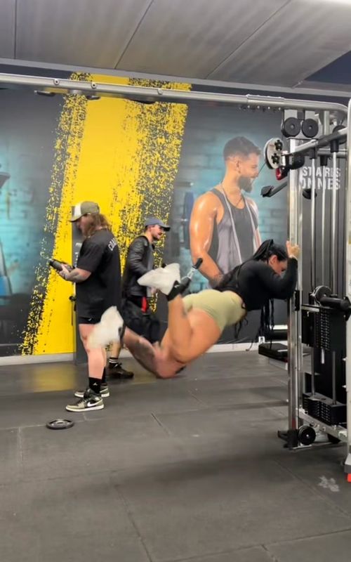 POV: Gym girls moments #fyp #foryou #viral #gymfails #gymhumor 