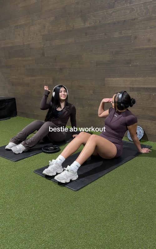 Grab a 10 pound plate and a partner wearing @DFYNE dc: VAL  workout details:  25 knee tucks  20 leg raises  30 in and outs  25 bridge marches  30 sec plank  20 side to sides #partnerworkout #abworkout #coretraining #workouttips #fitnesschallenge 