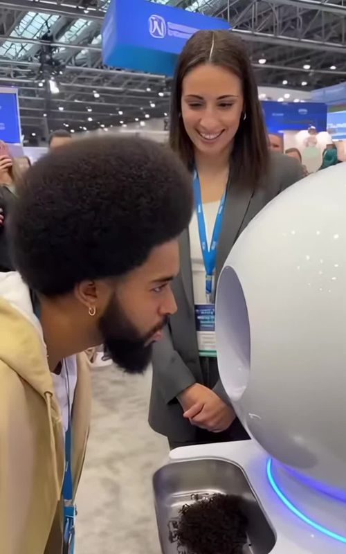 automatic haircut  machen in future #cut #hair #haircut #automatic #future 