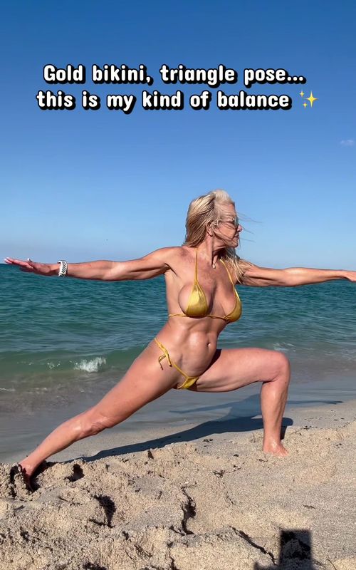 Nothing beats beach yoga with the sun on my skin and the sand under my feet. Triangle pose in my gold bikini, feeling strong, grounded, and completely in my element 🌊 #BeachYogaFlow #TrianglePose #OceanEnergy #YogaGlow #StrongAndBalanced
