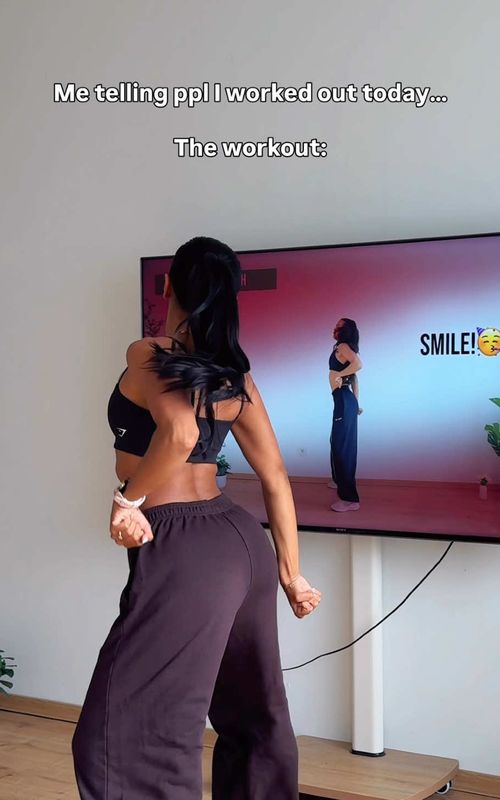 WHO HAS ALREADY TRIED THIS? ITS FREE ON YT: kajipm 🎬💃🏽💃🏽 #workoutmotivation #dancefitness #homeworkout #danceworkout #kajipm 