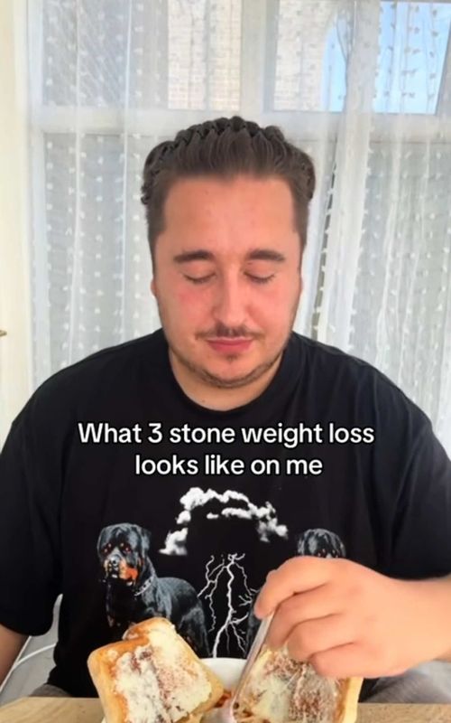 After years of being put down, I decided to rise up. When I said I was getting healthy for my baby, they doubted me but I made a promise to myself and I kept it. I’ve lost 3 stone, become healthy and finally got my confidence back 💪 I’m actually so proud of myself for not giving up on my calorie delificlit #corysworld 