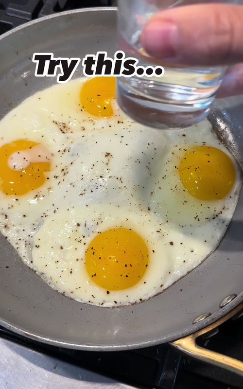 Never break an egg again!! #fy #fyp #foryou #foryoupage #yum #yummy #simple #howto #omg #woah #wow #instadaily #instagood #explore #explorepage #Love #mom #moms #eggs #egg #cookinghack #kitchenhack #healthy #Foodie #foodporn #food #breakfast #breakfastideas