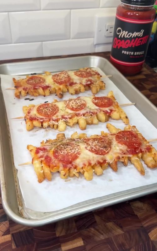 Pizza fries skewers 🍟 #satisfying #tiktokfood #lifehack 