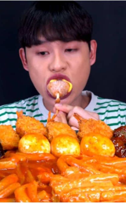 Tteokbokki With Mini Corn Dog Chicken Legs MukBang! #asmr #asmrvideo #mukbang #bonggil #mukbangbonggil #asmrsegments #food #asmrfood #foodblogger #koreanfood #foodchallenge #eatwithbonggil #tiktokfood #foodvideo #foryou #fyp #foryoupage #fypシ゚viral #explore #yummy 